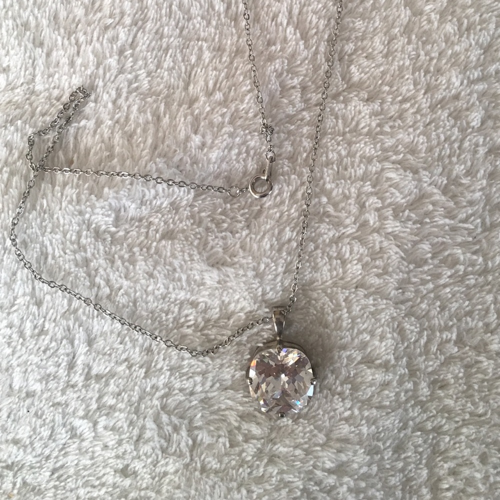 Solitaire necklace