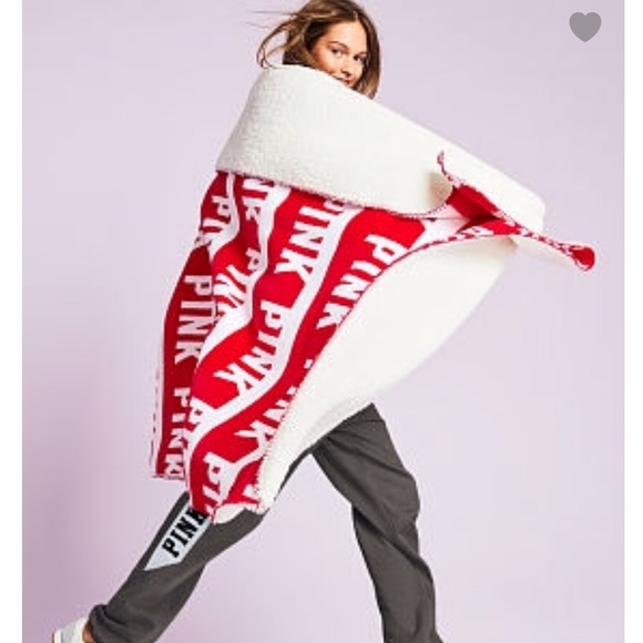 Last ☝️PINK VS soft Sherpa Blanket limited edition - Picture 2 of 4