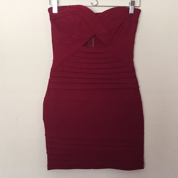 Tobi Dresses & Skirts - Mini red dress