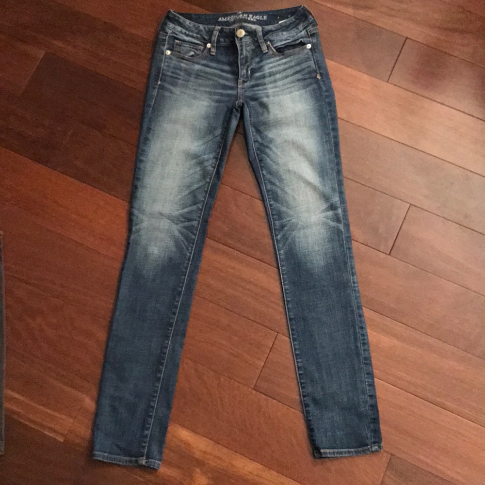 American Eagle Skinny Jean. Size 4 LONG