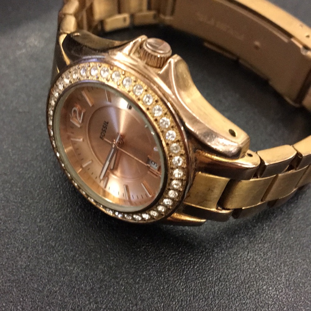 Rose gold fossil watch