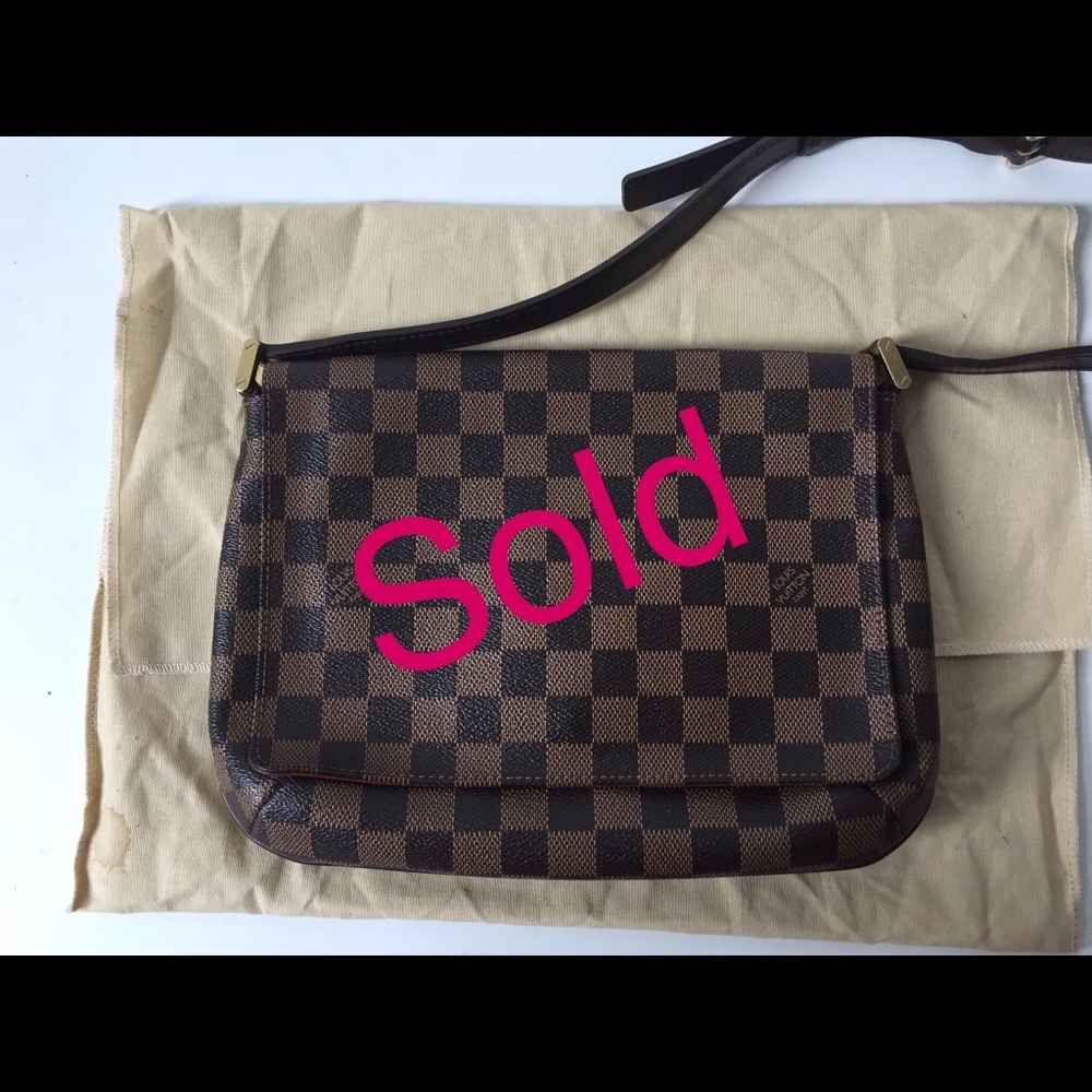 Louis Vuitton musette tango damier ebene