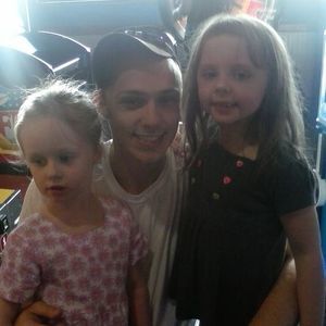 Meet your Posher, Gregory