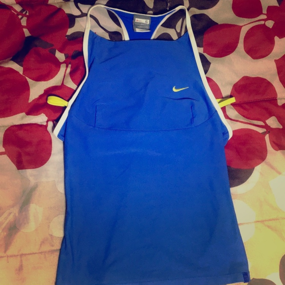 Nike workout top! 💪🏼🌎😚