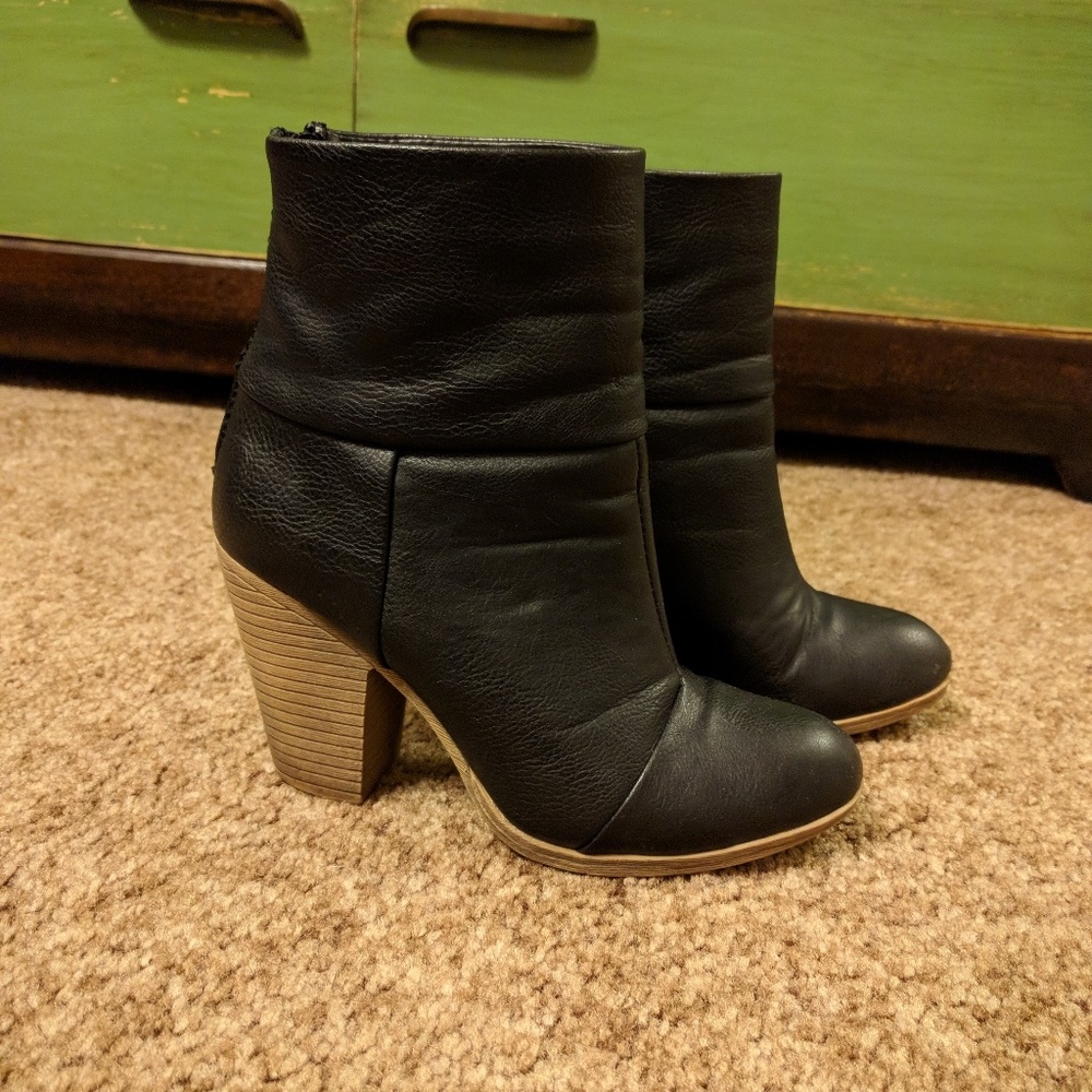 Black Boots