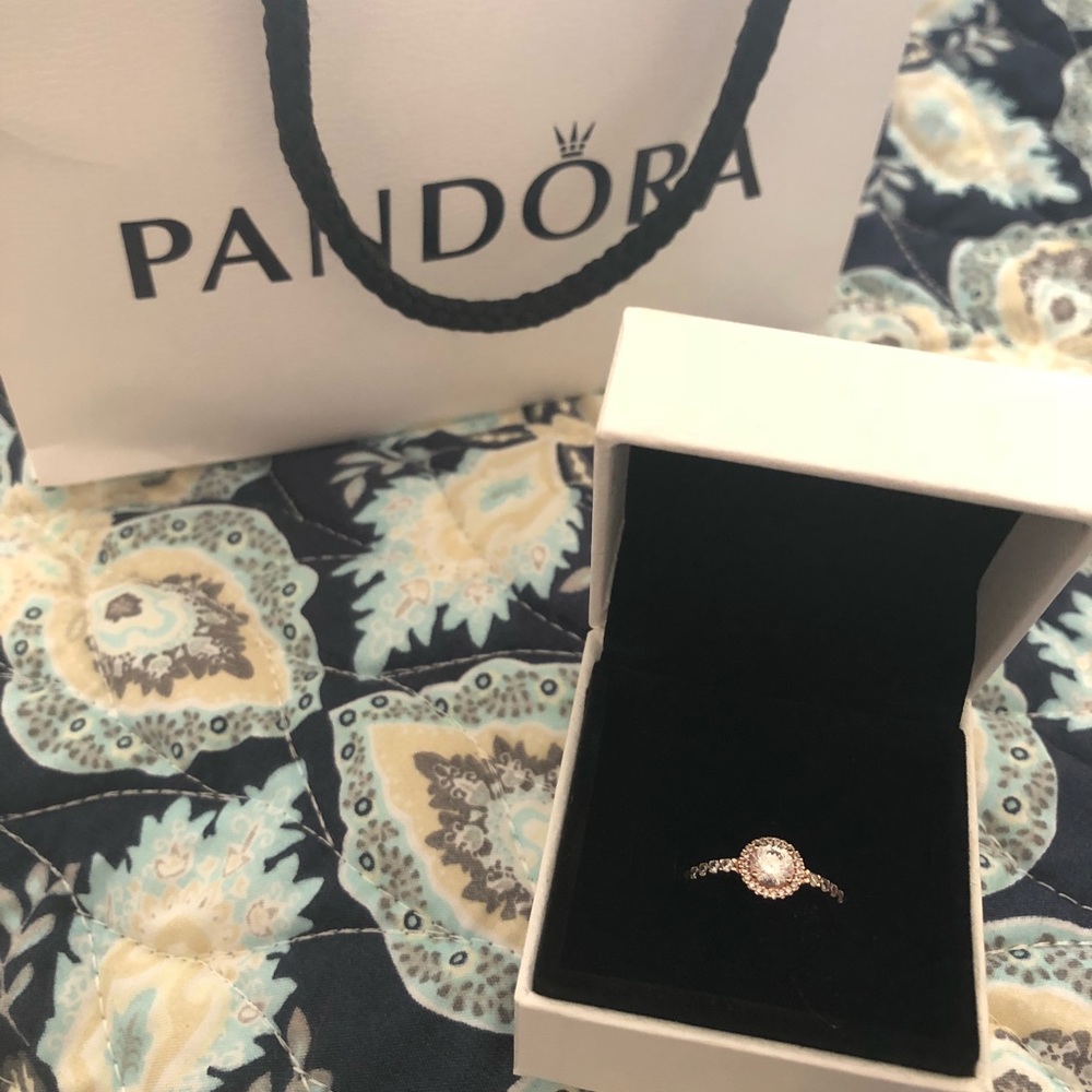 Pandora rose gold classic elegance ring 💍