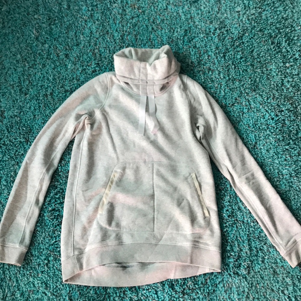 Lululemon turtle neck pullover