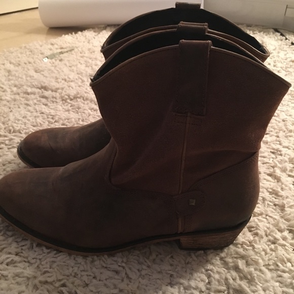 Women’s Short Cowgirl Booties Genuine Leather - Picture 2 of 4