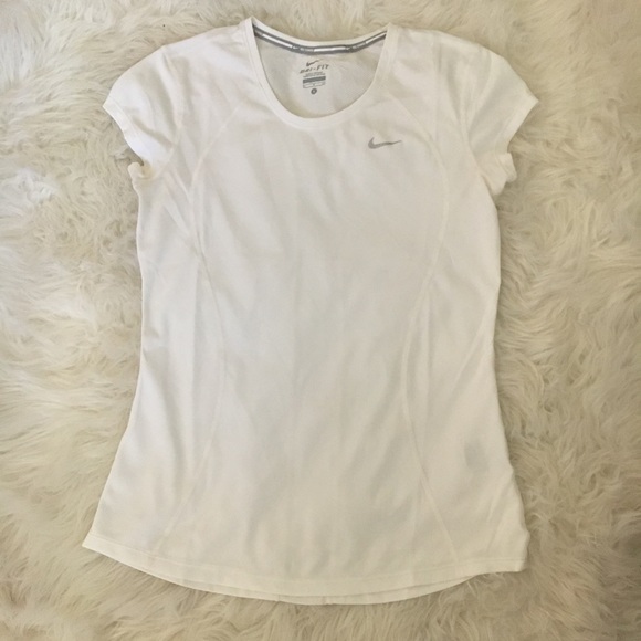 Nike Dri Fit tee - Picture 4 of 4