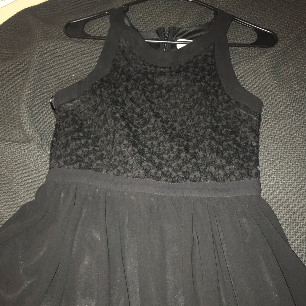BLACK DRESS