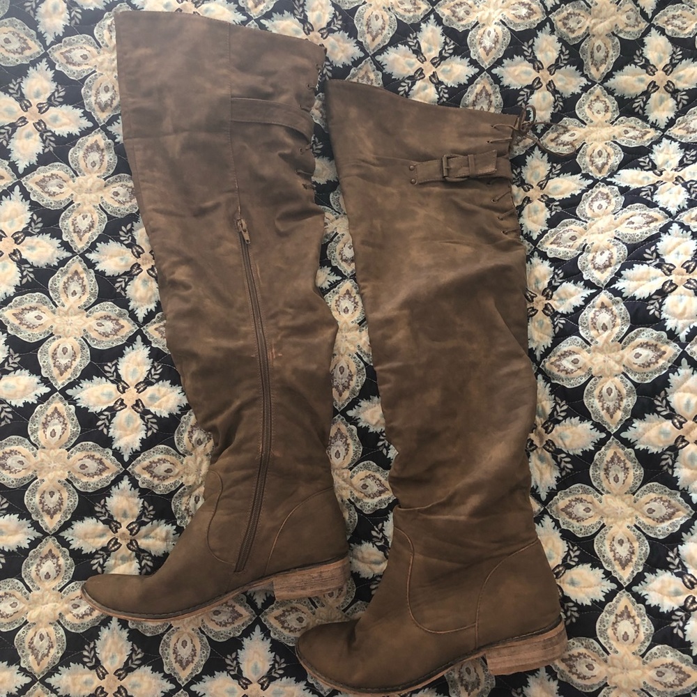 Over the knee boots 👢