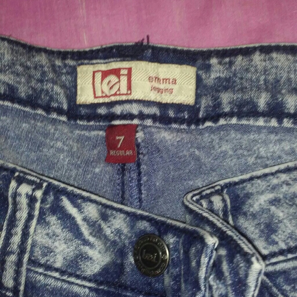 Blue skinny jeans