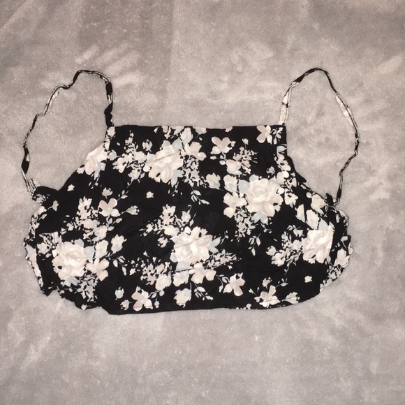 Brandy Melville Tops - Brandy Melville Black Floral Crop