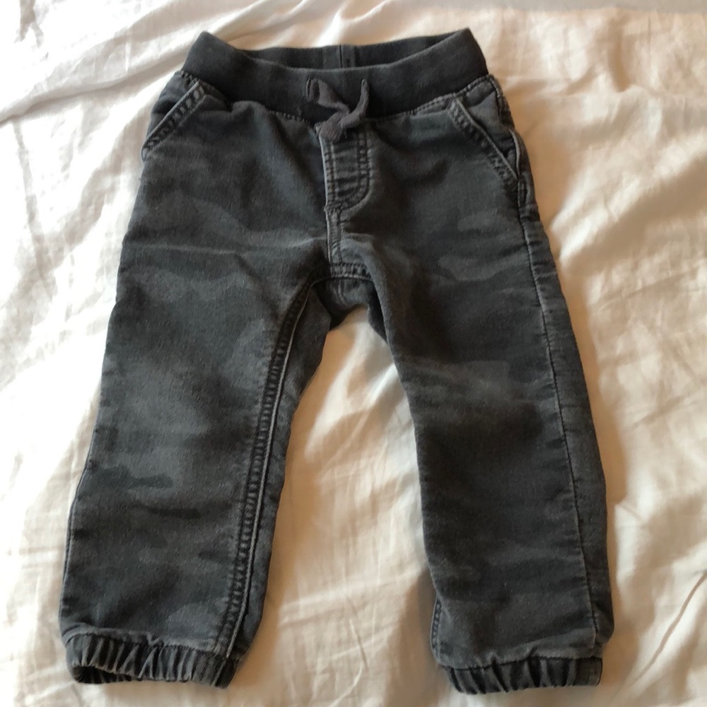 Gap black camouflage denim jeans
