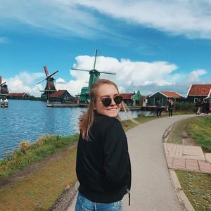 Meet your Posher, Mia