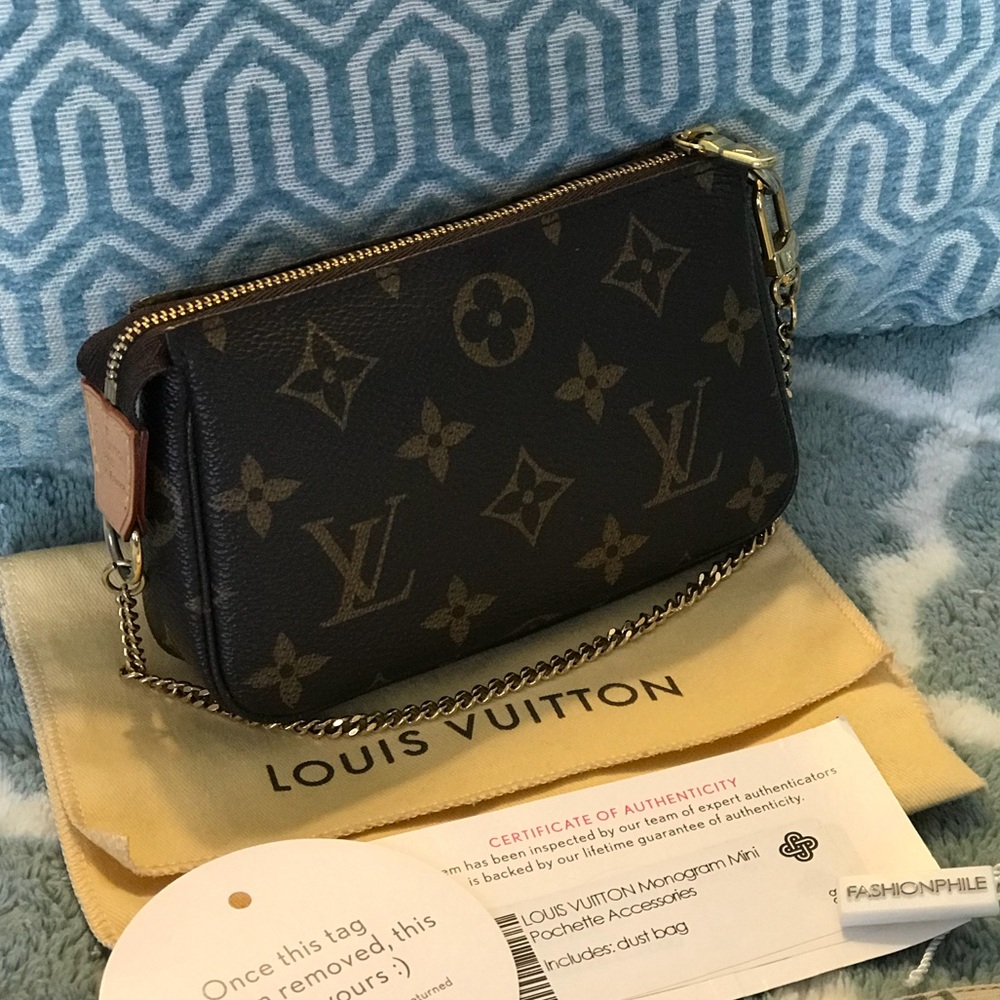 Louis Vuitton Monogram mini pochette