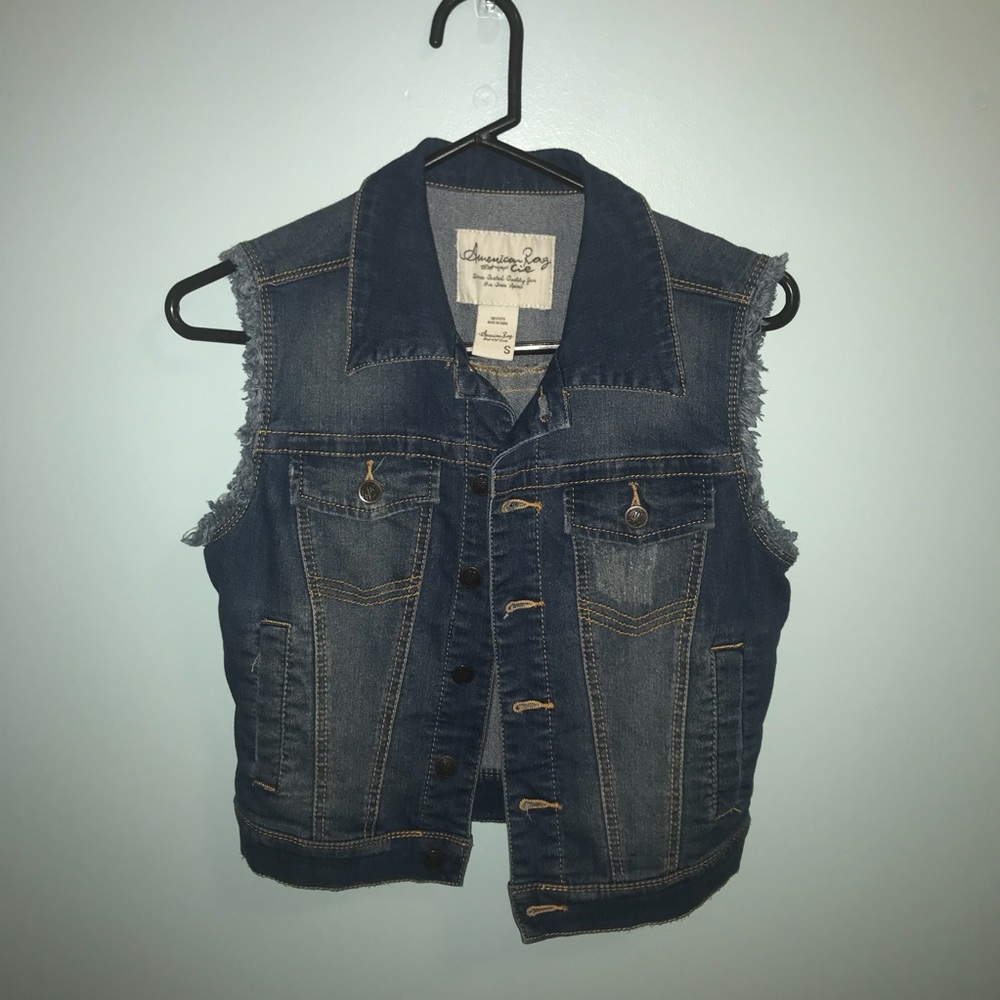 Cut-off jean jacket