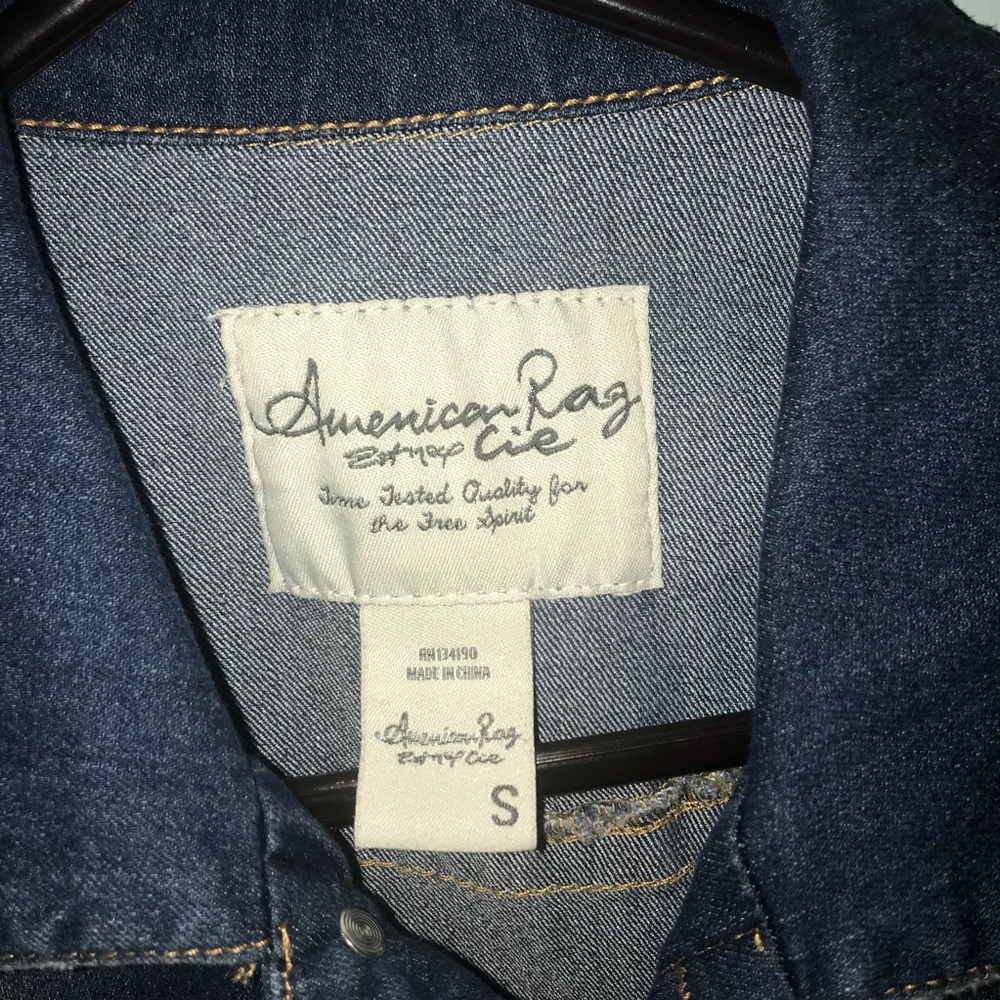 Cut-off jean jacket - Picture 2 of 3