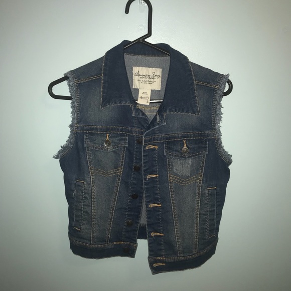 American Rag Jackets & Blazers - Cut-off jean jacket