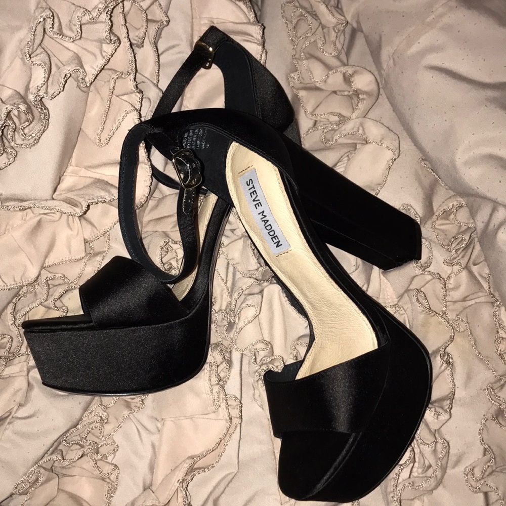Steve Madden Satin Platforms NEW!