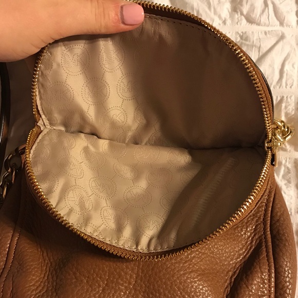 100% Authentic Michael Kors Crossbody bag - Picture 2 of 4