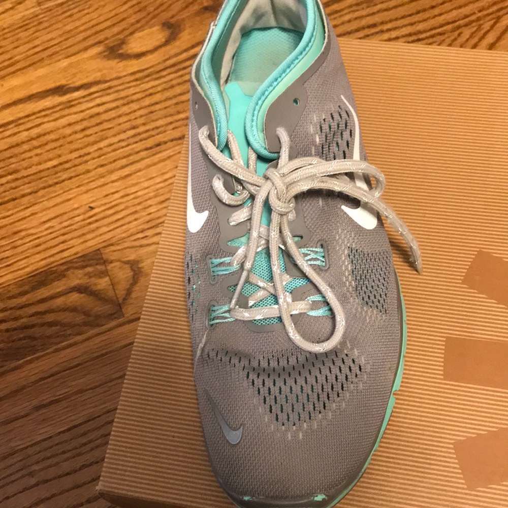 Nike women free runs