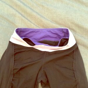 Black 3/4 crop Lululemon pant, size 4