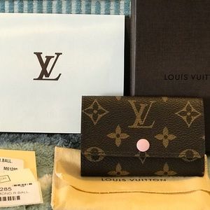 Louis Vuitton 6 key holder in Rose Ballerine