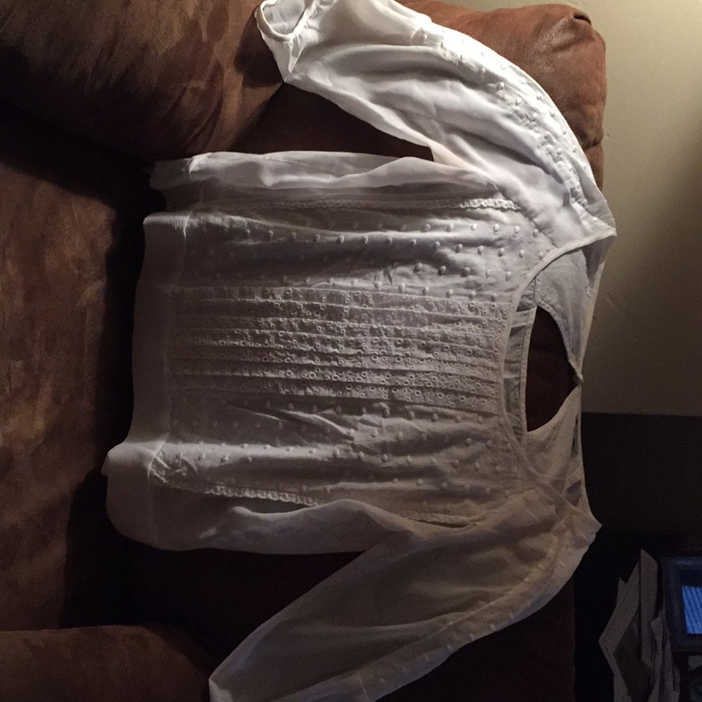 American Eagle white 3/4 sleeved top.