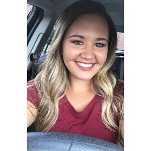 Meet your Posher, Katelyn