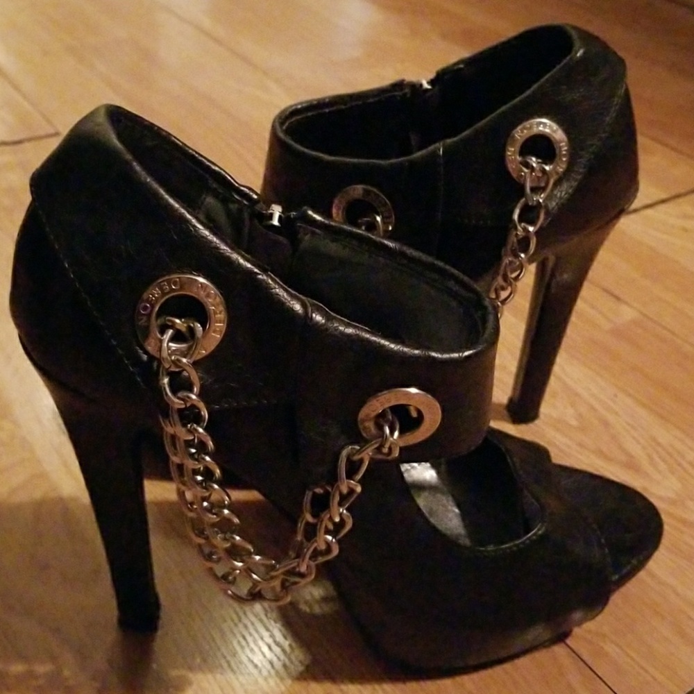 Dereon High Heeled Shoes