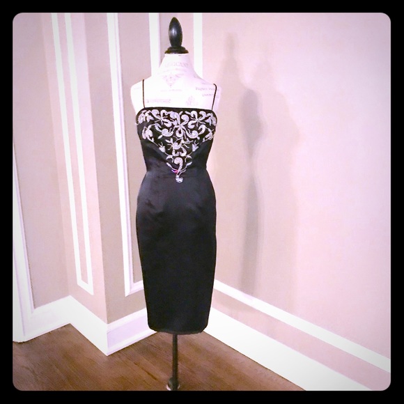 MR Blackwell Satin Dress - Sz 6 Embellished top - Picture 5 of 13