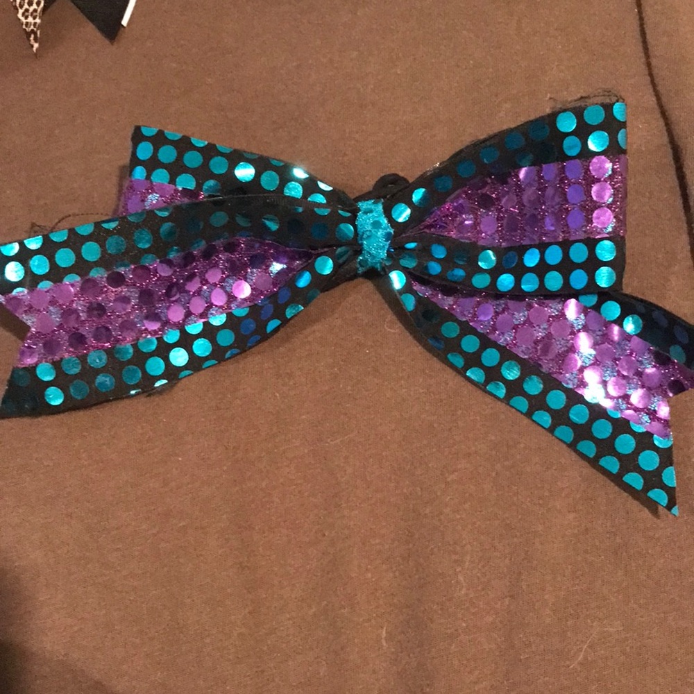 Cheer bow