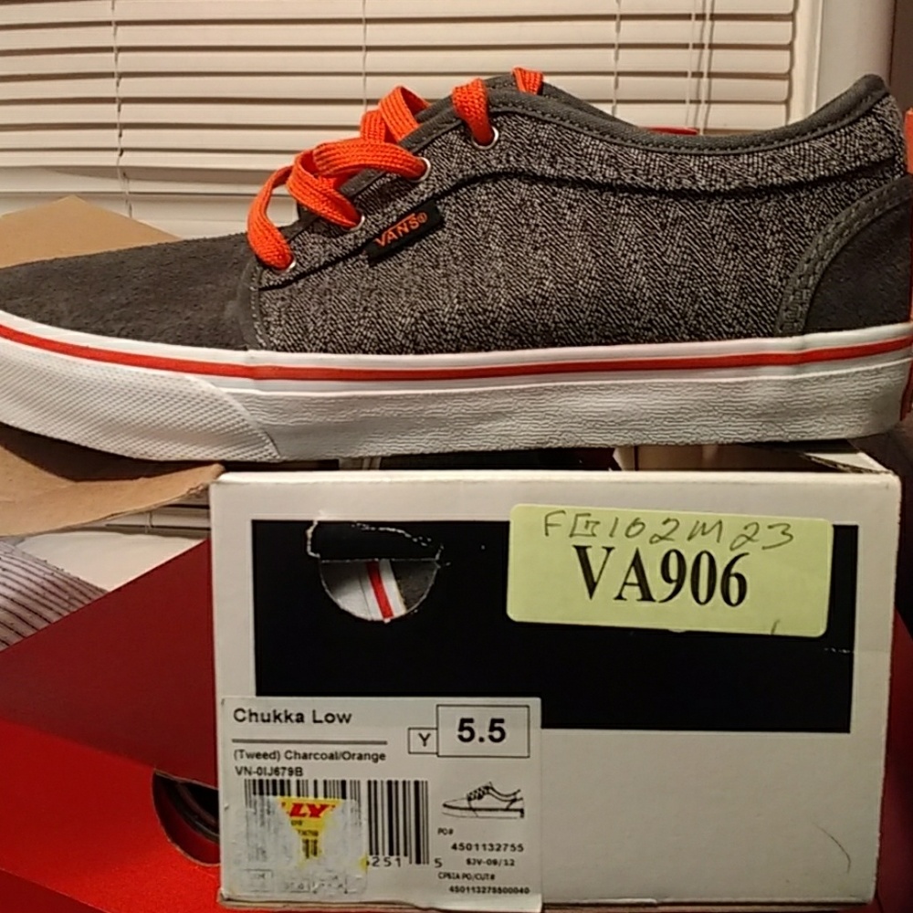 Vans Chukka Lows (Youth)