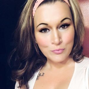 Meet your Posher, April