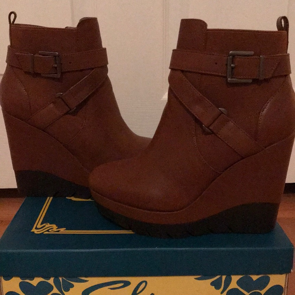 Wedge ankle boots