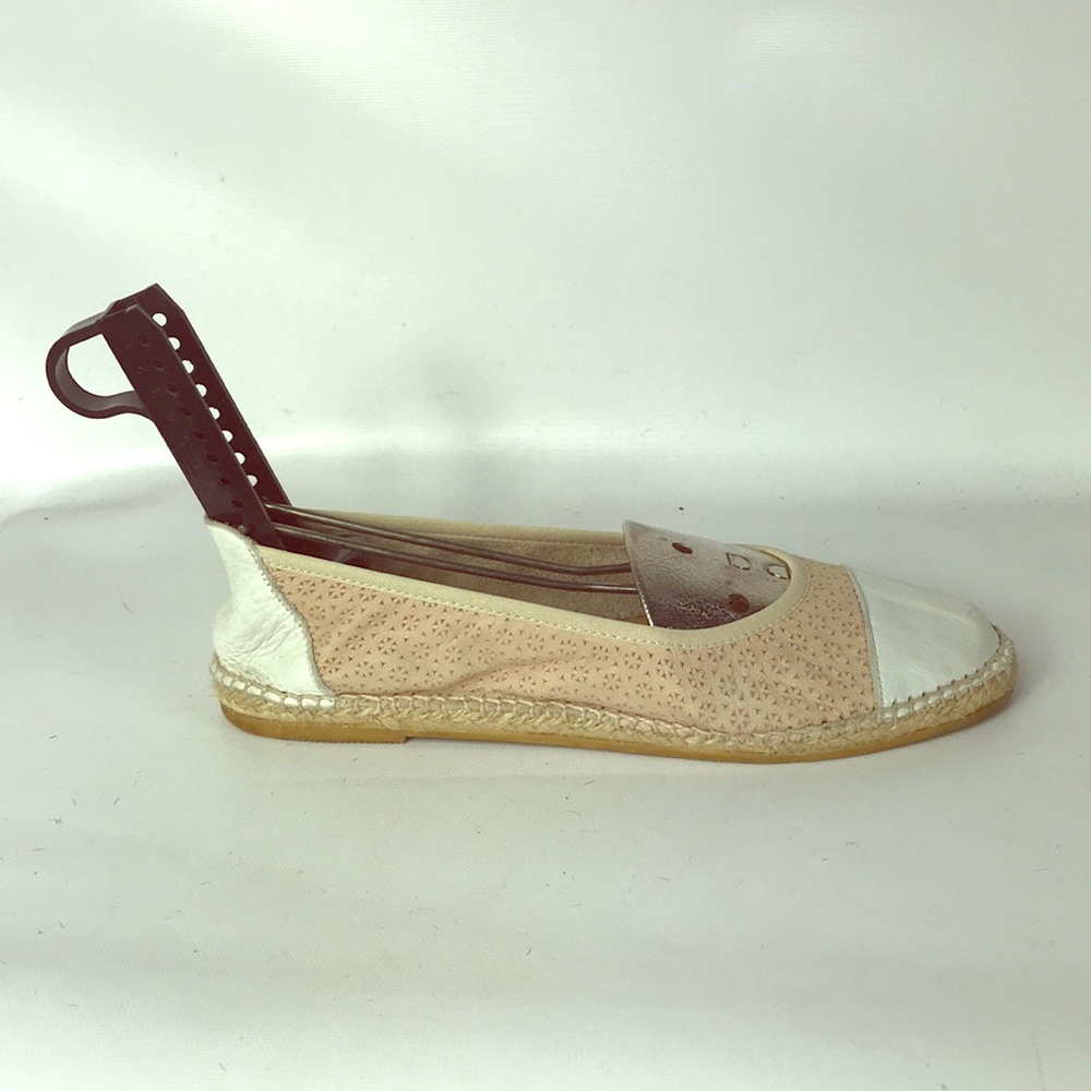 🎄SALE Kanna flats size 7 made in Spain 🇪🇸