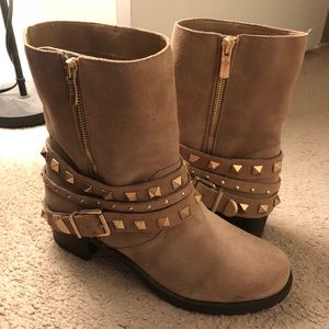 BCBG Tan Gold Studded Suede Boots Bootie NWOT