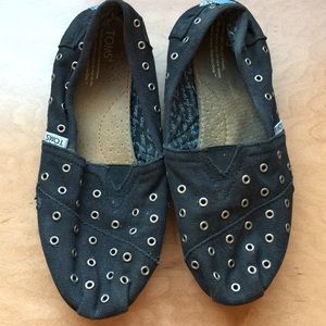 TOMS shoes
