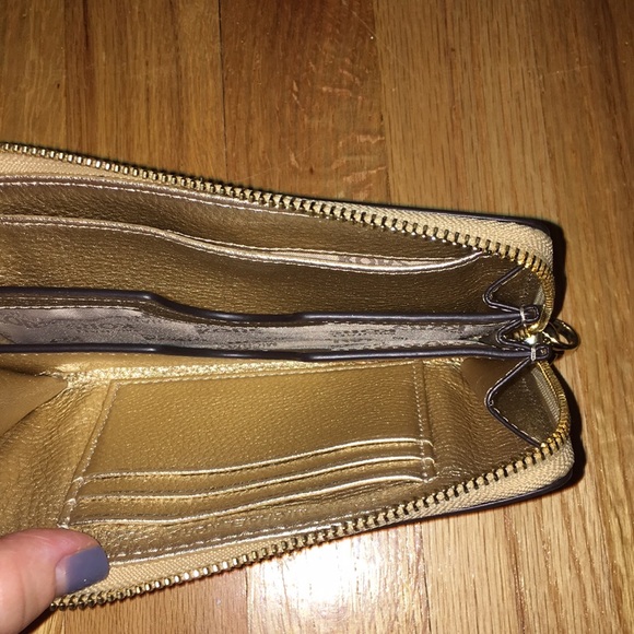 Michael Kors, Gold Metallic Cell Phone Wristlet - Picture 3 of 4