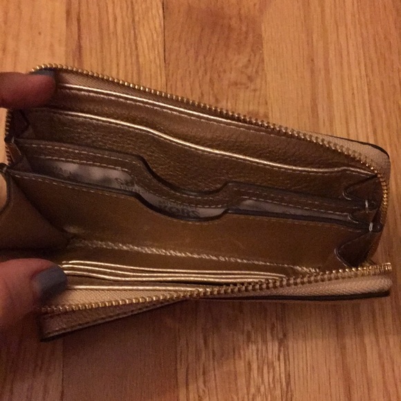 Michael Kors, Gold Metallic Cell Phone Wristlet - Picture 4 of 4