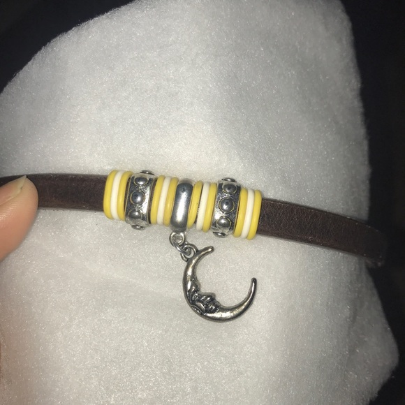 Unique choker - Picture 2 of 5