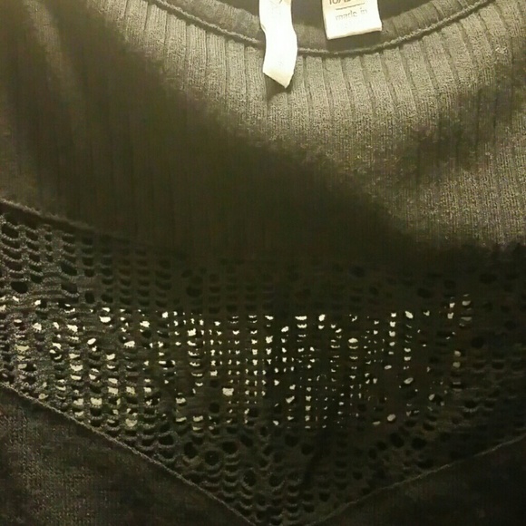 Black sweater thin material - Picture 2 of 2