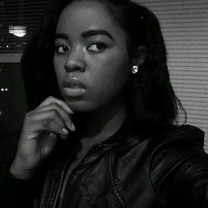 Meet your Posher, Gloria