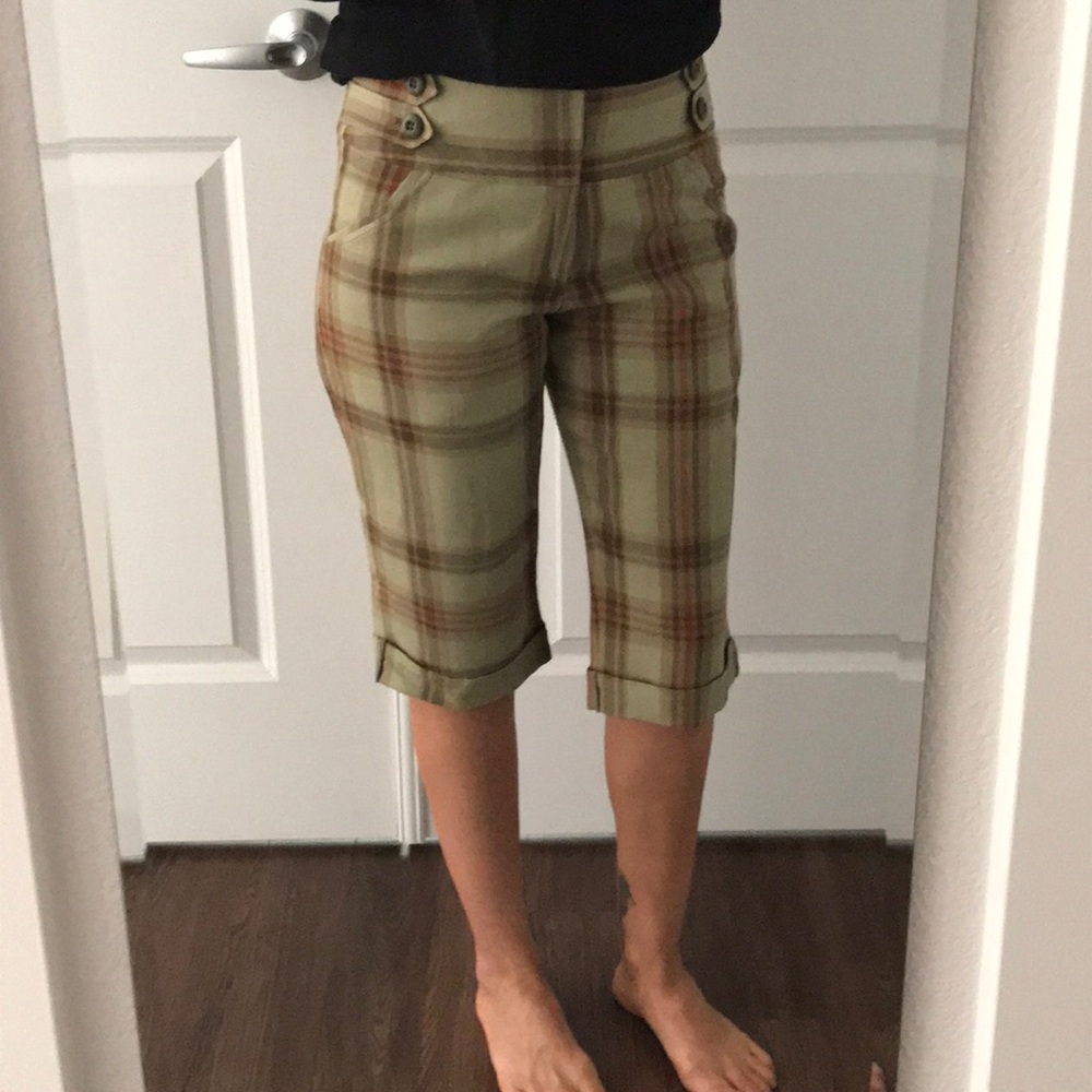 Green plaid private label wool shorts. Sz 2