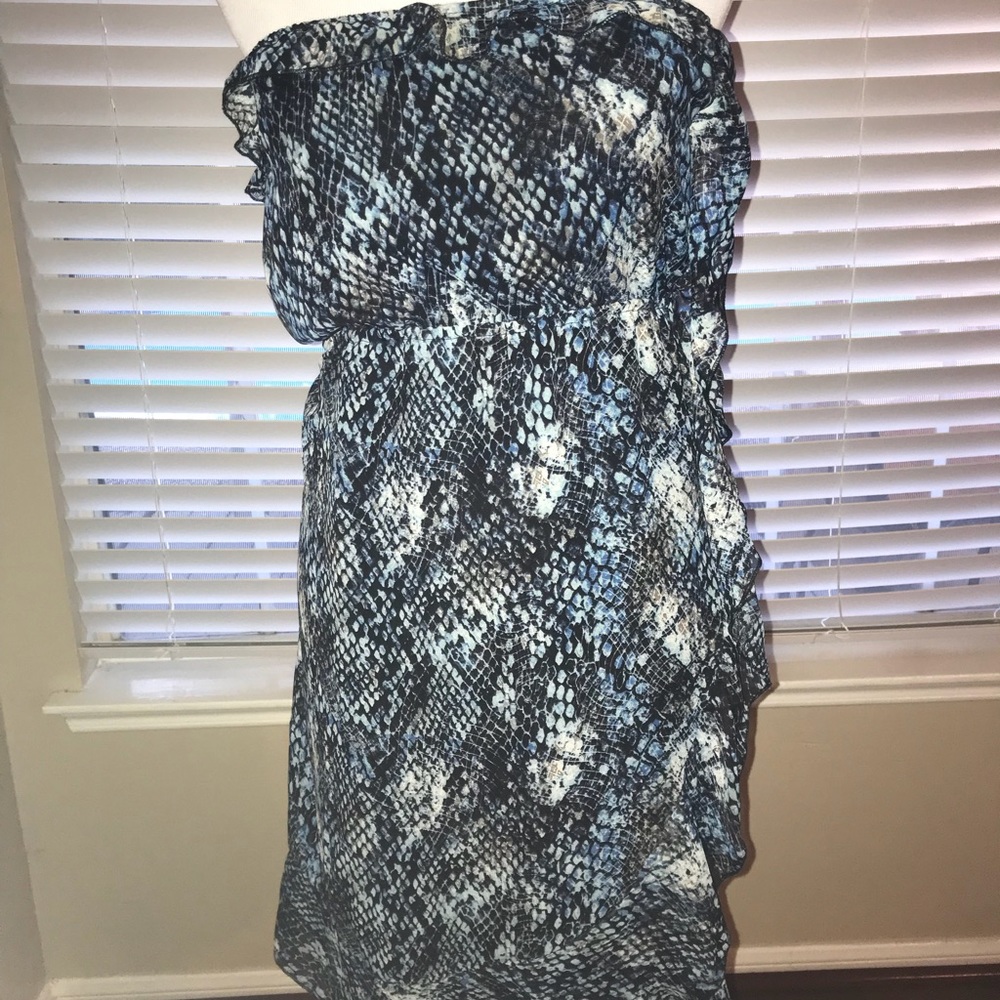 Reptile print strapless blue/black dress.