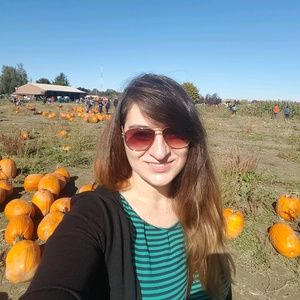 Meet your Posher, Amber