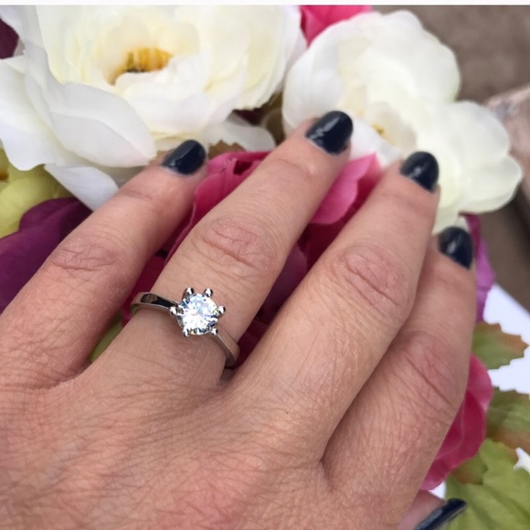 Sterling Silver CZ Solitaire Engagement Ring. - Picture 5 of 8