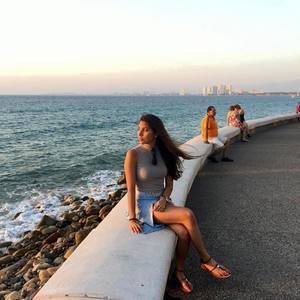 Meet your Posher, Natasha