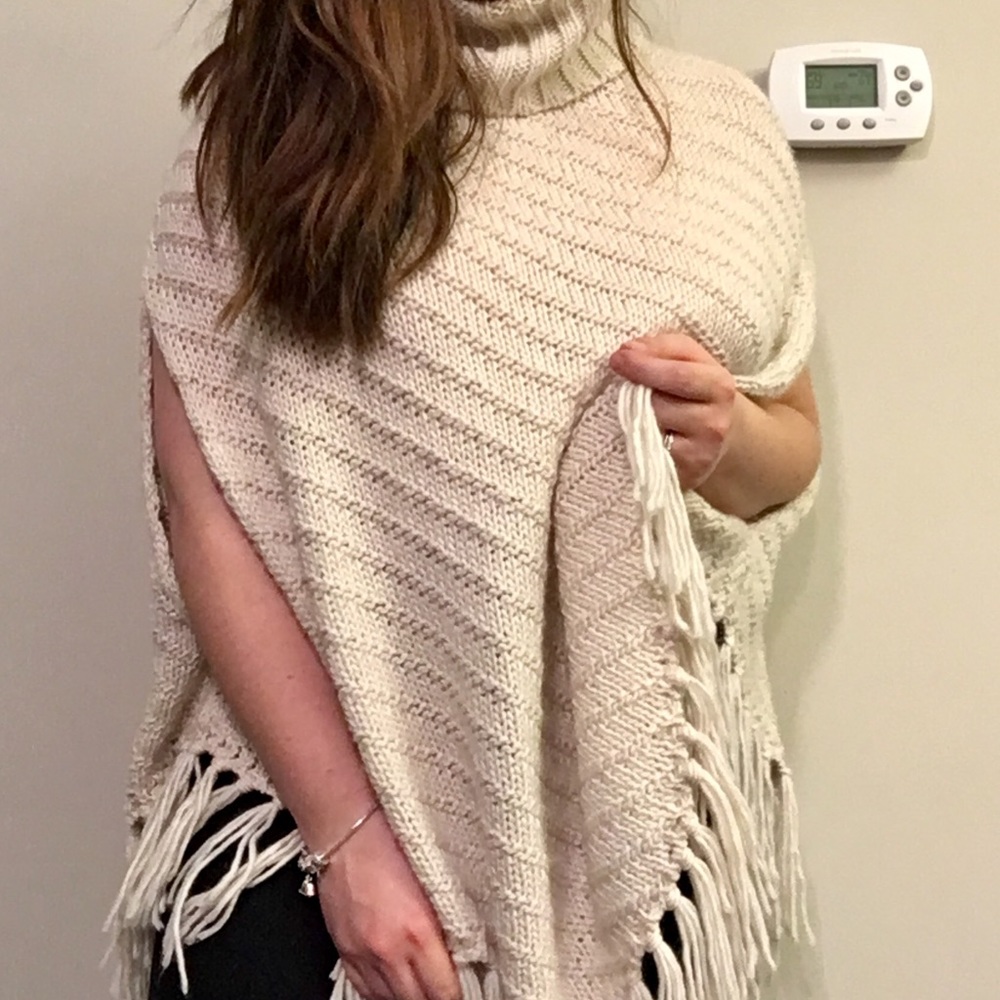 FOREVER 21! Knitted Turtleneck Poncho Cream/White